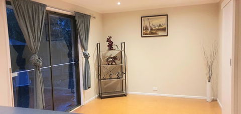 The Flower Homestay - Tourism Noosa 2