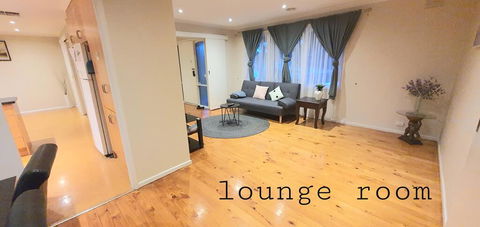 The Flower Homestay - Tourism Noosa 0