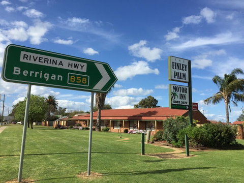 The Finley Palm Motor Inn - Tourism Noosa 0