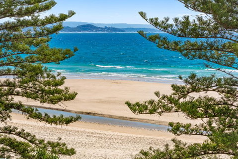 The Garland At Rainbow Bay - Tourism Noosa 0