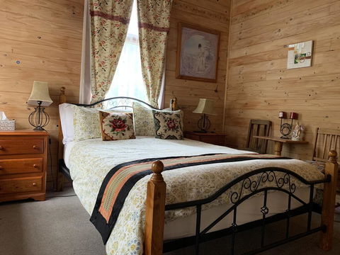 The Goat And Goose Bed & Breakfast - Tourism Noosa 3