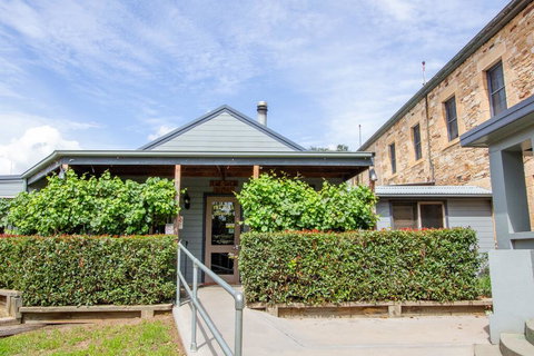 The Globe Hotel, Rylstone - Tourism Noosa 1
