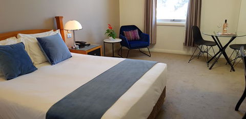 The Grand Motel - Tourism Noosa 2