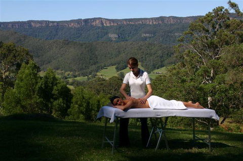 The Heavens Mountain Escape - Tourism Noosa 0