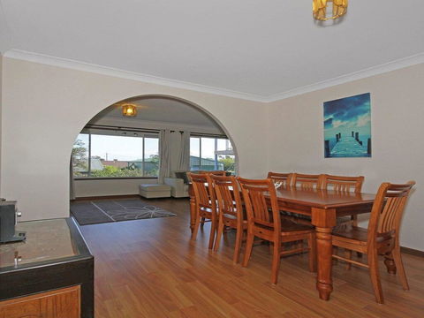 The Heights - Home Style Comforts - Tourism Noosa 1