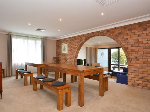 The House On The Lake @ Fishing Point, Lake Macquarie - Honestly Put The Line In And Catch Fish - Tourism Noosa 2