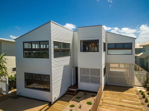 The Lennoxhaus - Tourism Noosa 0