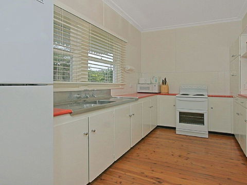 The Marlin - A Gem Close To Rock Pools - Tourism Noosa 1