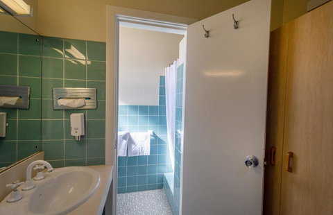 The Midcity Motor Lodge - Tourism Noosa 3