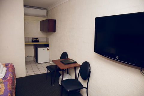 The Miners Rest Motel - Tourism Noosa 1
