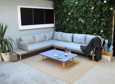 The Ole Gumtree - Kookaburras Nest - Tourism Noosa 0