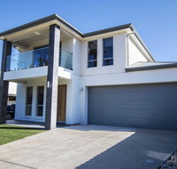 The Races Complex - Tourism Noosa