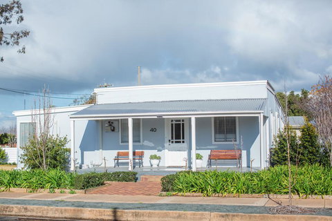 The Rested Guest 3 Bedroom Cottage West Wyalong - Tourism Noosa 0