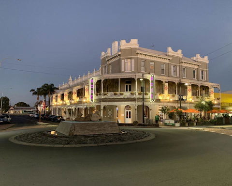 The Rose Hotel & Motel - Tourism Noosa 1