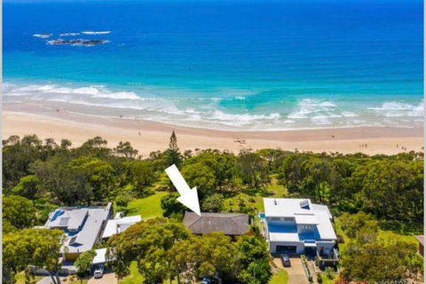 The Sandcastle - Tourism Noosa 0