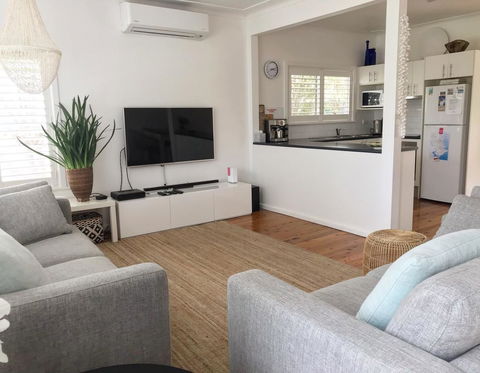 The Seaside Beachhouse Mollymook - Tourism Noosa 2