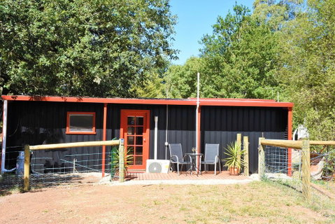 The Shelter Shed Garden Studio Apartment - Tourism Noosa 2
