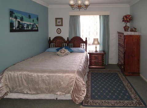 The Spanish Retreat And BnB - 24 Hrs - Tourism Noosa 1