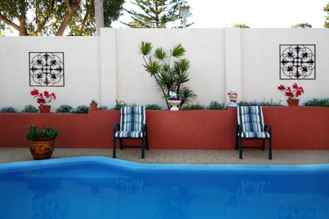 The Spanish Retreat And BnB - 24 Hrs - Tourism Noosa 3
