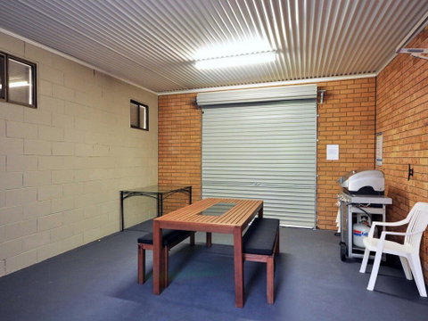 The Studio On The Lake @ Fishing Point, Lake Macquarie - Honestly Put The Line In And Catch Fish - Tourism Noosa 2