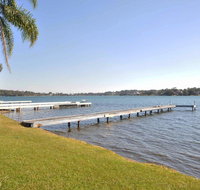 The Studio on the Lake  Fishing Point Lake Macquarie - honestly put the line in and catch fish - Tourism Noosa