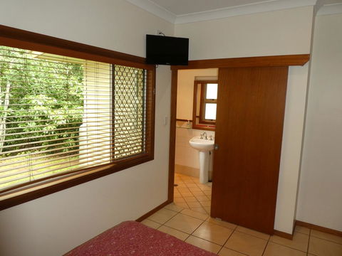 The Summit Rainforest Retreat - Tourism Noosa 3