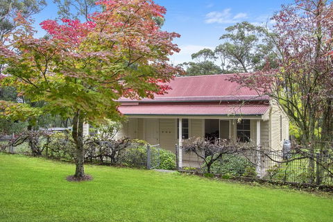 THE TEACHERS COTTAGE - Tourism Noosa 3