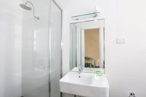 The Union Club Hotel - Tourism Noosa 3