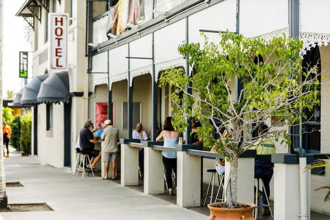 The Waterloo Bay Hotel - Tourism Noosa 1