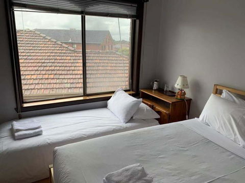 Thomastown Antique House Room 3 - Tourism Noosa 0