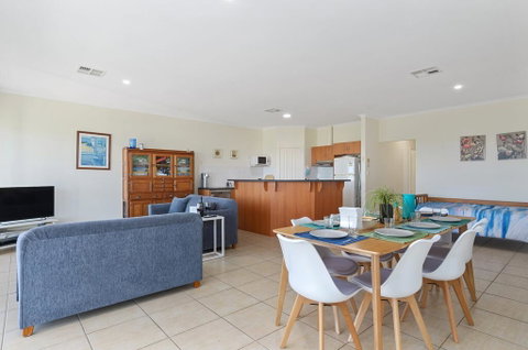Ticky's Dream - 18 Turnberry Drive - Tourism Noosa 3