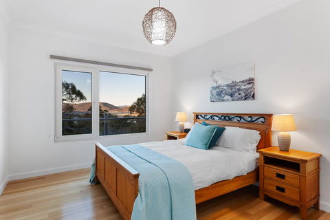 Tolpuddle Villa - Tourism Noosa 1