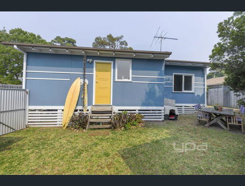Toot Toot ! 50s Classic Beach House With Bungalow - Tourism Noosa 3