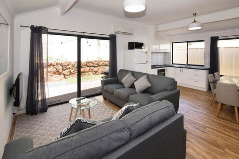 Tootys Place - Tourism Noosa 2