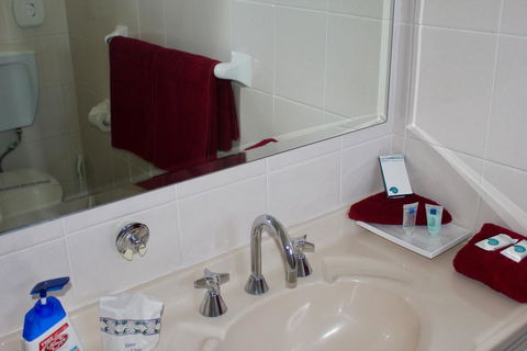 Town And Country Motor Inn - Tourism Noosa 2