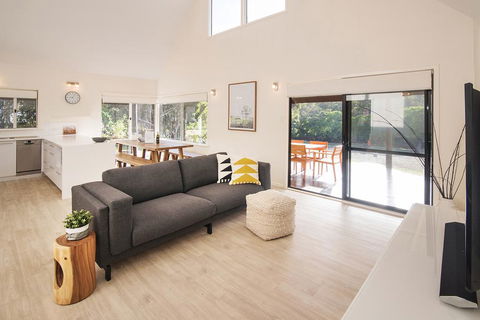 Treehaus - Tourism Noosa 0
