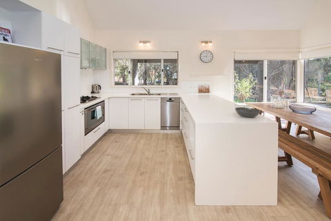 Treehaus - Tourism Noosa 2