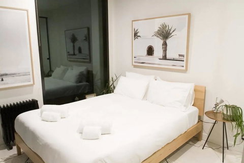 Trendy 1 Bedroom Apartment In The Heart Of Collingwood - Tourism Noosa 2