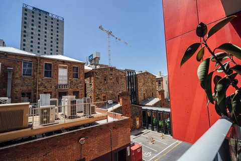 Tropicana On Bent - WiFi - Nespresso Heart Of East End - Tourism Noosa 1