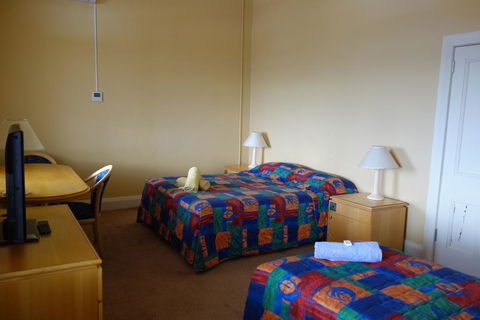 Tumut Star Hotel - Tourism Noosa 3
