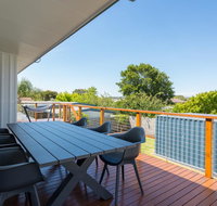 Upstairs Cottage On Beachurst - Tourism Noosa
