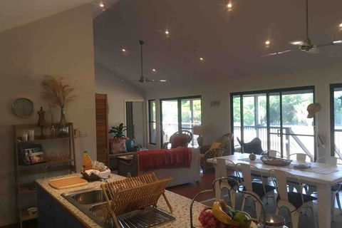 Valley Views Lodge Port Douglas - Tourism Noosa 0