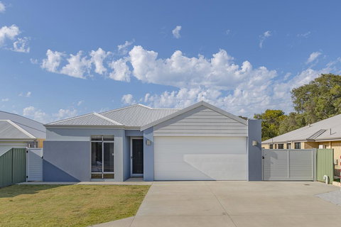 Vasse Manor - Tourism Noosa 1