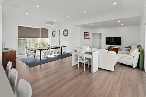 Vasse Manor - Tourism Noosa 3