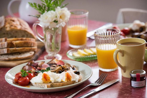 Veritas Cottage - Tourism Noosa 3