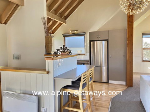 Vertical Limit - Tourism Noosa 1