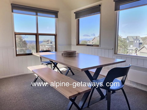 Vertical Limit - Tourism Noosa 2