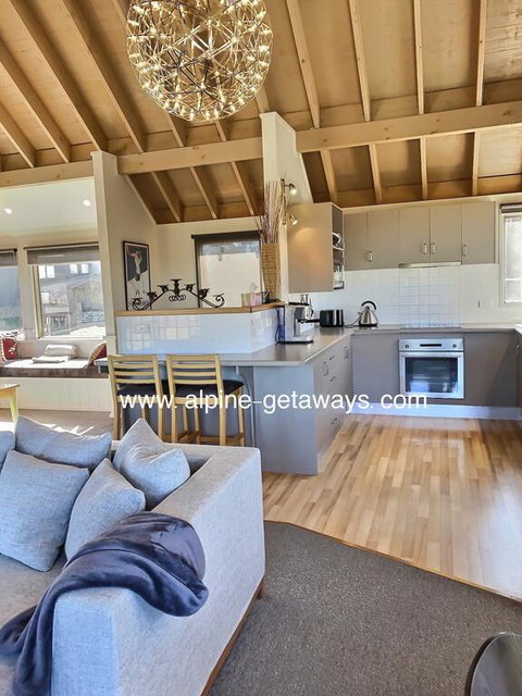 Vertical Limit - Tourism Noosa 3