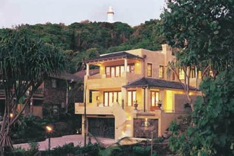 Victoria's At Wategos - Tourism Noosa 0