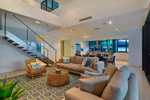 Villa 12 The Edge On Hamilton Island - Tourism Noosa 3